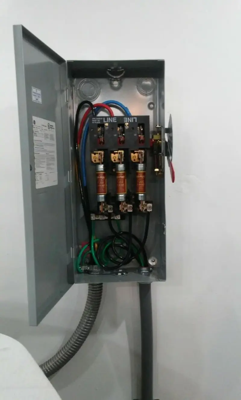 Three-phase disconnect switch installed for Electrical Wiring & Rewiring in Kirtland AFB